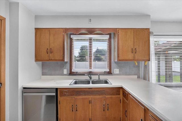 1230 N Harmony Drive, Janesville, WI 53545