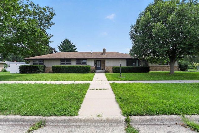 1230 N Harmony Drive, Janesville, WI 53545