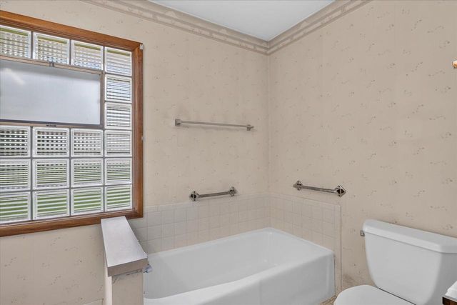 1230 N Harmony Drive, Janesville, WI 53545