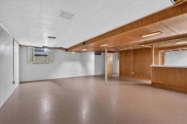 1230 N Harmony Drive, Janesville, WI 53545