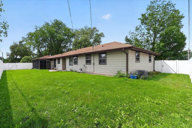 1230 N Harmony Drive, Janesville, WI 53545