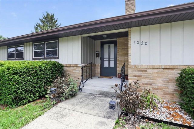 1230 N Harmony Drive, Janesville, WI 53545