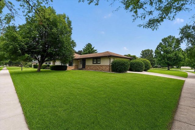 1230 N Harmony Drive, Janesville, WI 53545