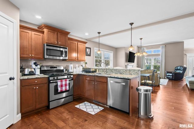 1613 Chriswell Gardens Street, Chatham, IL 62629