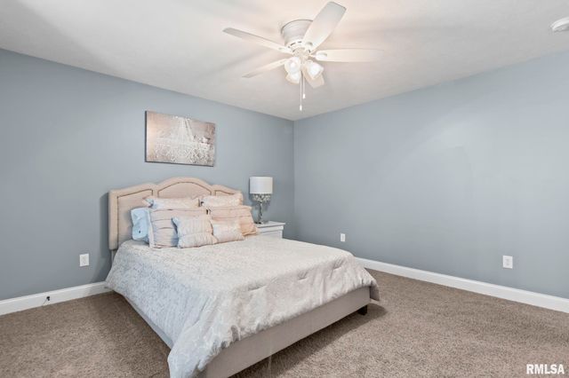 1613 Chriswell Gardens Street, Chatham, IL 62629
