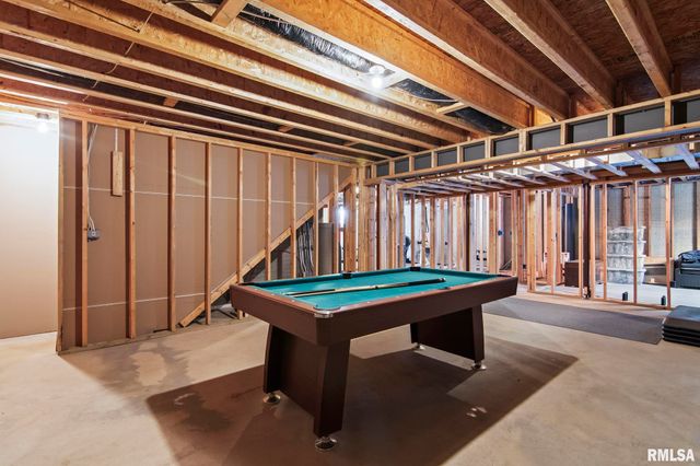 1613 Chriswell Gardens Street, Chatham, IL 62629