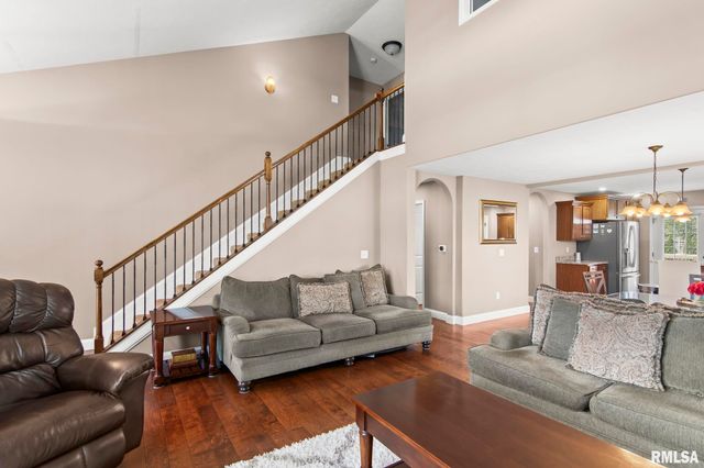 1613 Chriswell Gardens Street, Chatham, IL 62629