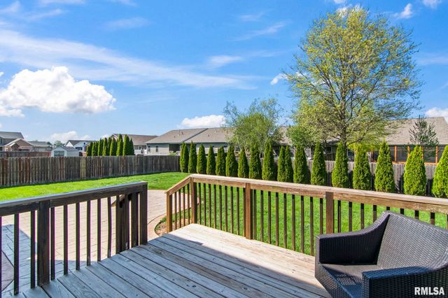 1613 Chriswell Gardens Street, Chatham, IL 62629