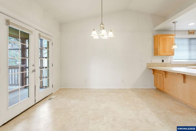 223 Penni Ln, Silverton, OR 97381