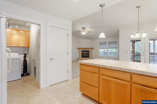 223 Penni Ln, Silverton, OR 97381