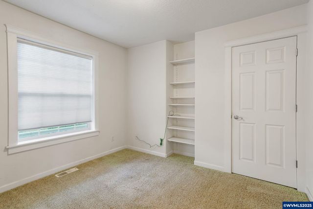 223 Penni Ln, Silverton, OR 97381