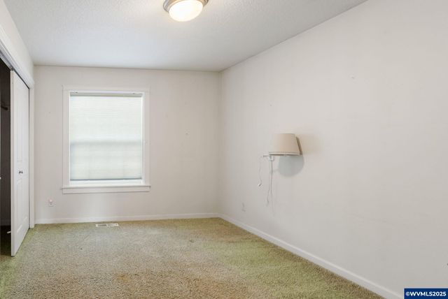 223 Penni Ln, Silverton, OR 97381