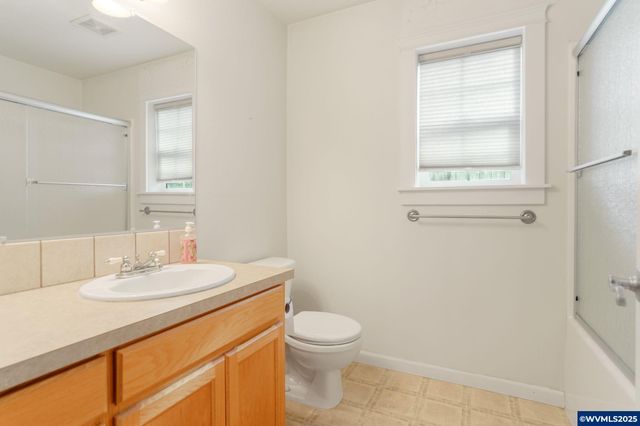 223 Penni Ln, Silverton, OR 97381