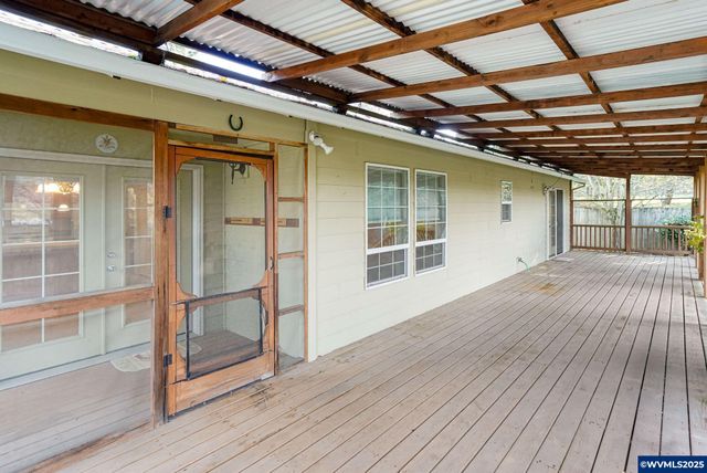 223 Penni Ln, Silverton, OR 97381