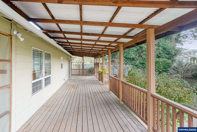 223 Penni Ln, Silverton, OR 97381