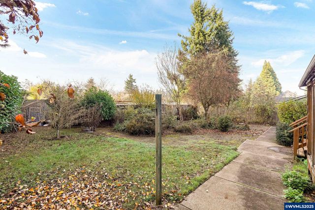 223 Penni Ln, Silverton, OR 97381