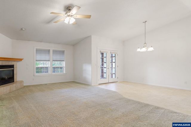 223 Penni Ln, Silverton, OR 97381