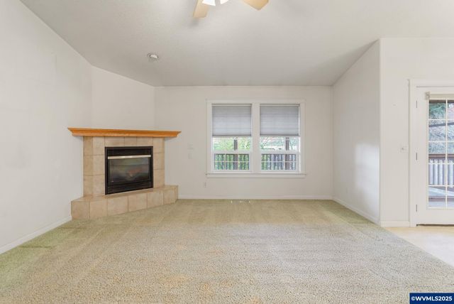 223 Penni Ln, Silverton, OR 97381