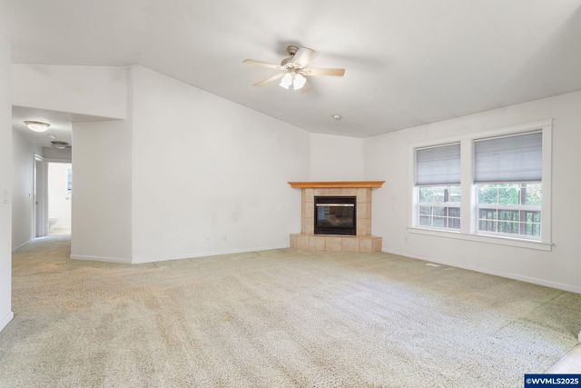 223 Penni Ln, Silverton, OR 97381