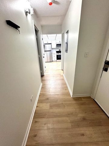 124 Klein Creek Court D, Carol Stream, IL 60188