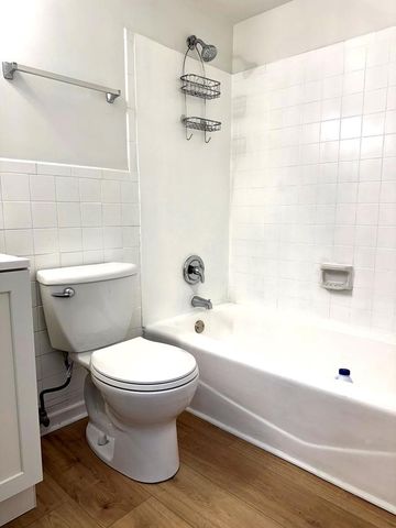 124 Klein Creek Court D, Carol Stream, IL 60188