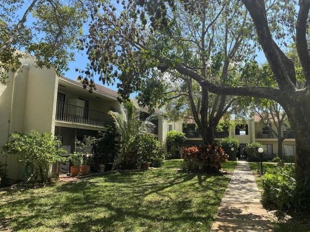 150 Pineview Road B2, Jupiter, FL 33469
