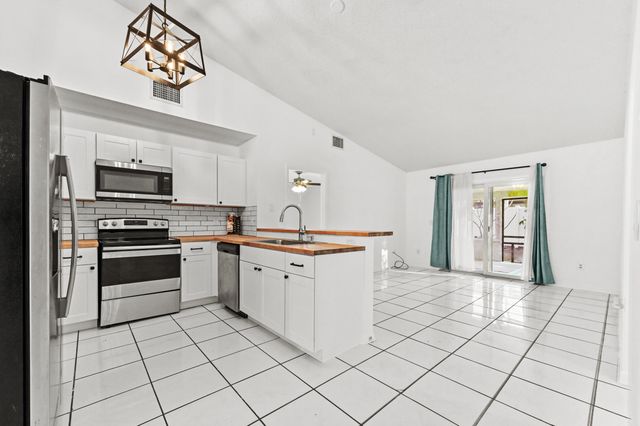 7902 Burlwood Lane, Lake Worth, FL 33467