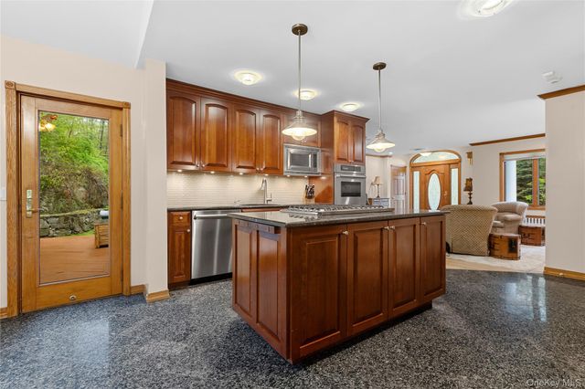 493 Chappaqua Road, Briarcliff Manor, NY 10510