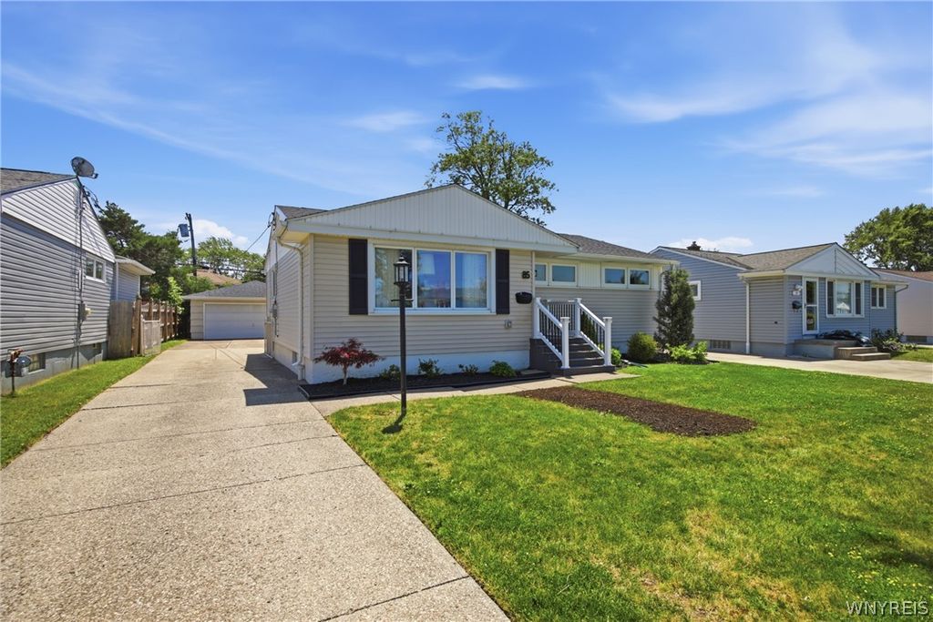 85 Bonnett Avenue, Tonawanda, NY 14150