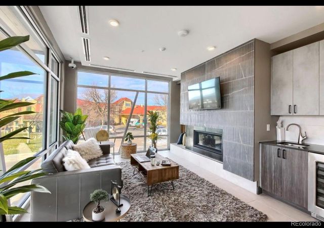 2876 W 53rd Avenue 306, Denver, CO 80221
