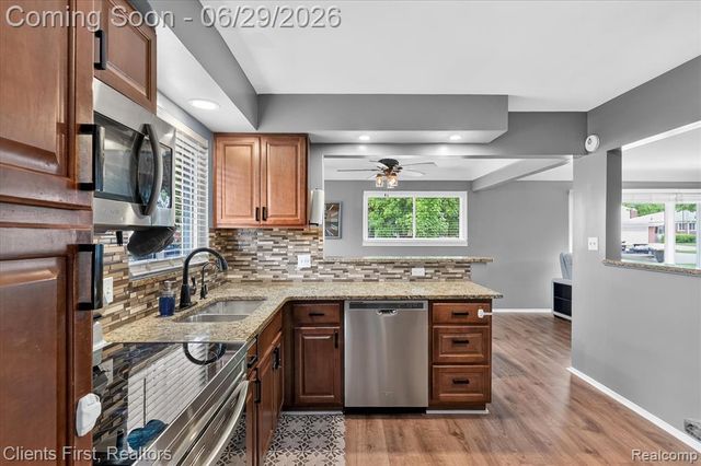 14242 Foch Street, Livonia, MI 48154
