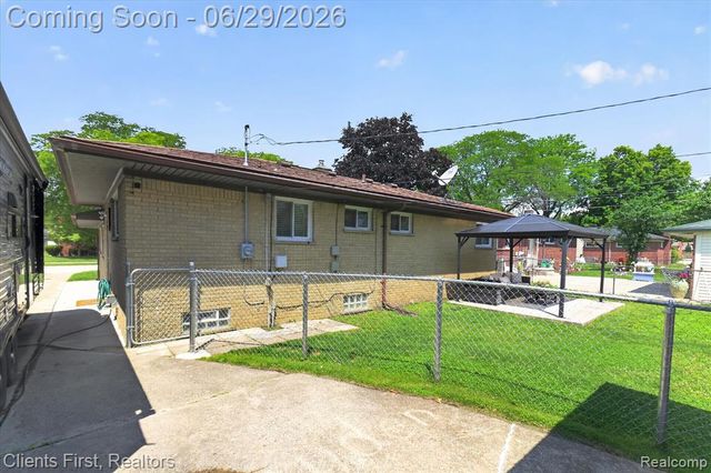 14242 Foch Street, Livonia, MI 48154