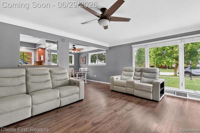 14242 Foch Street, Livonia, MI 48154