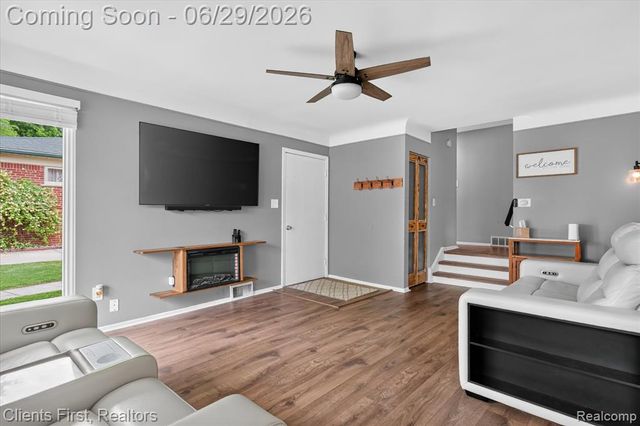 14242 Foch Street, Livonia, MI 48154