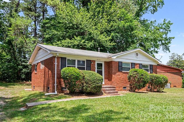 9131 Feldbank Drive, Charlotte, NC 28216