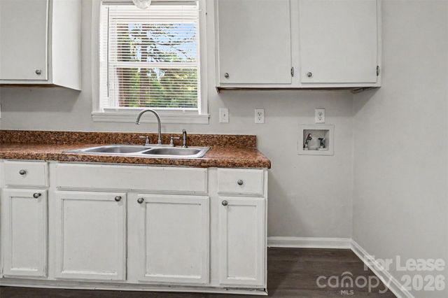 9131 Feldbank Drive, Charlotte, NC 28216
