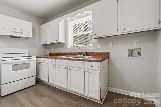 9131 Feldbank Drive, Charlotte, NC 28216