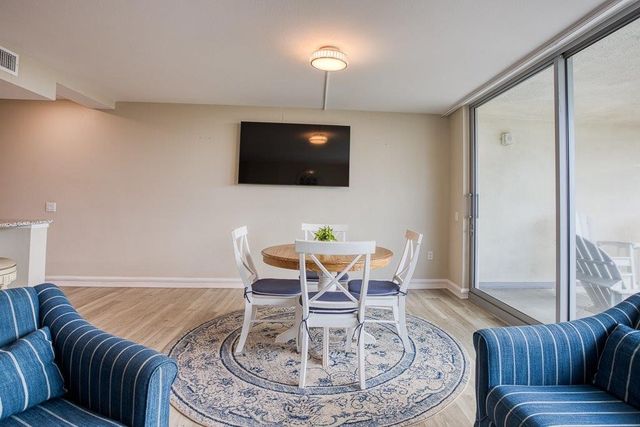 800 Sandcastle Dr 216, Port Aransas, TX 78373