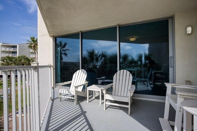 800 Sandcastle Dr 216, Port Aransas, TX 78373