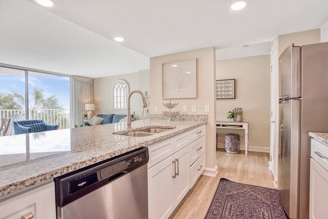 800 Sandcastle Dr 216, Port Aransas, TX 78373