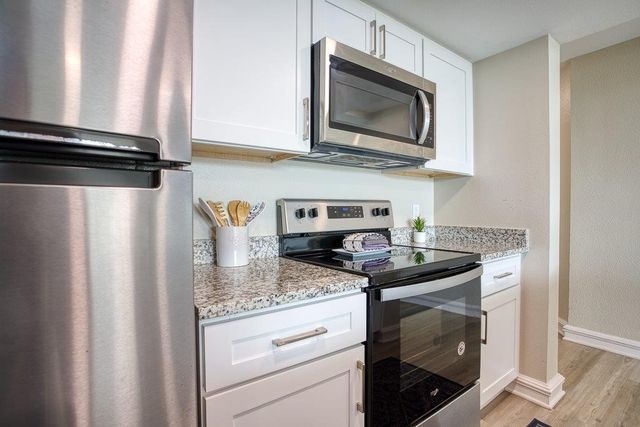 800 Sandcastle Dr 216, Port Aransas, TX 78373