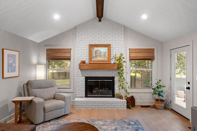 1014 Lochland Dr, Gallatin, TN 37066