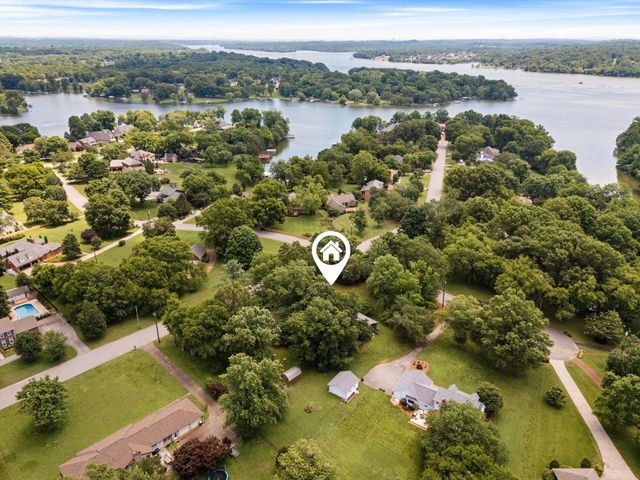 1014 Lochland Dr, Gallatin, TN 37066