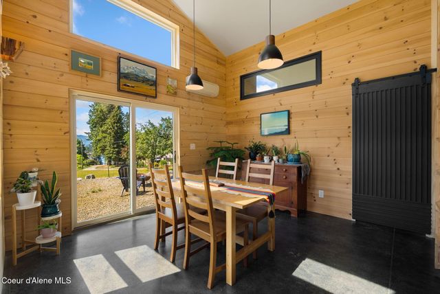 307 Cedar ST, Hope, ID 83836