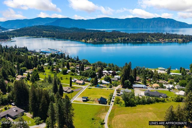307 Cedar ST, Hope, ID 83836