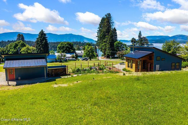 307 Cedar ST, Hope, ID 83836