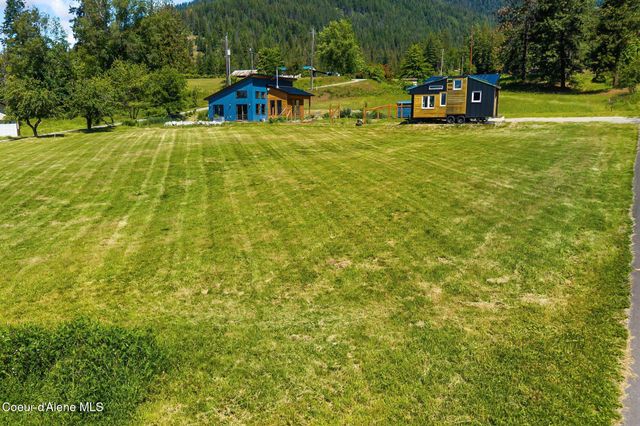 307 Cedar ST, Hope, ID 83836