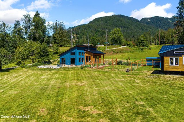 307 Cedar ST, Hope, ID 83836