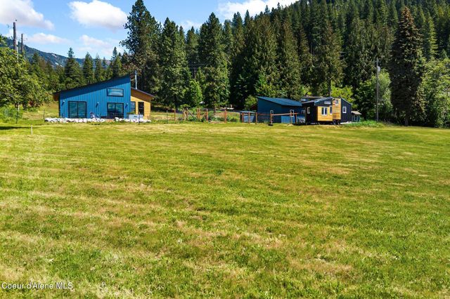 307 Cedar ST, Hope, ID 83836