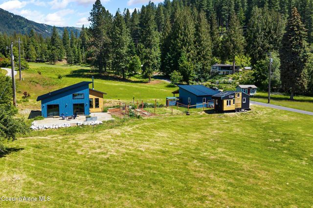 307 Cedar ST, Hope, ID 83836